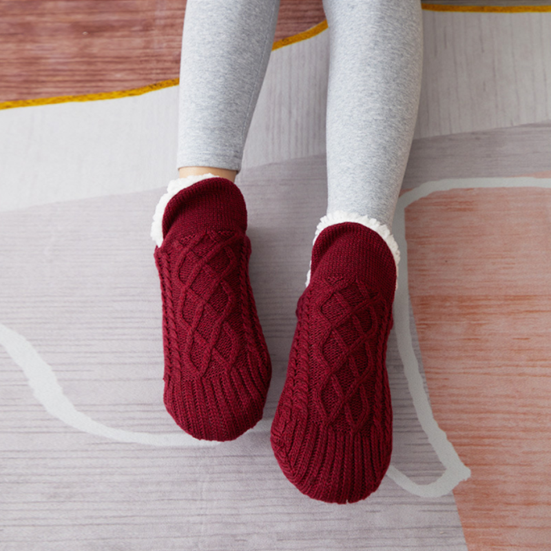 50% DISCOUNT | CozyFeet™ | Luxurious, warming slipper socks that hug your feet