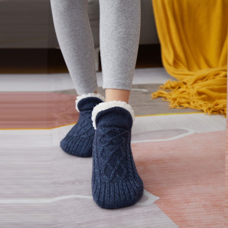50% DISCOUNT | CozyFeet™ | Luxurious, warming slipper socks that hug your feet