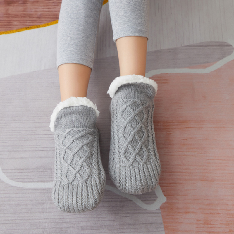 50% DISCOUNT | CozyFeet™ | Luxurious, warming slipper socks that hug your feet