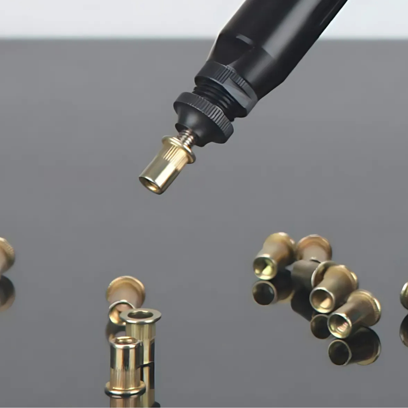 RivetGrip™ | Flat head threaded nut rivet nut set