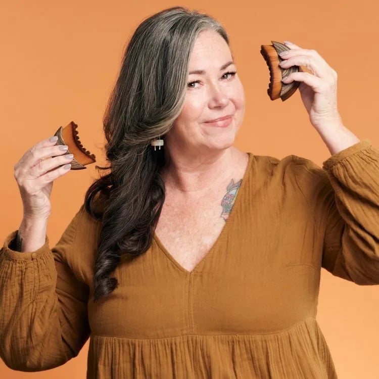 1+1 FREE | SculptéGlow™ | Effortless contours for a radiant, youthful glow