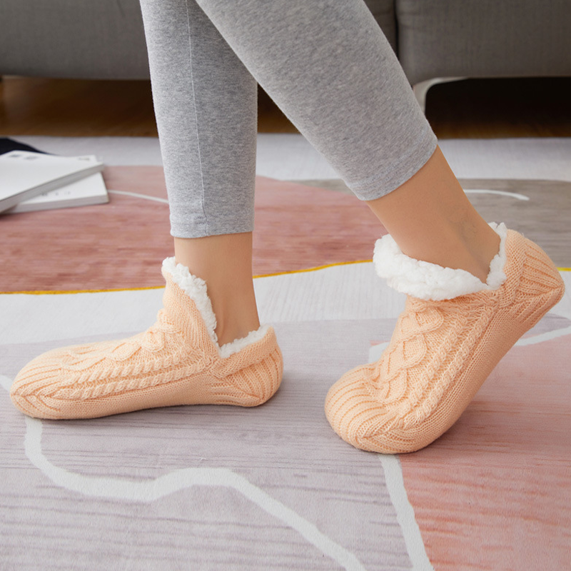 50% DISCOUNT | CozyFeet™ | Luxurious, warming slipper socks that hug your feet