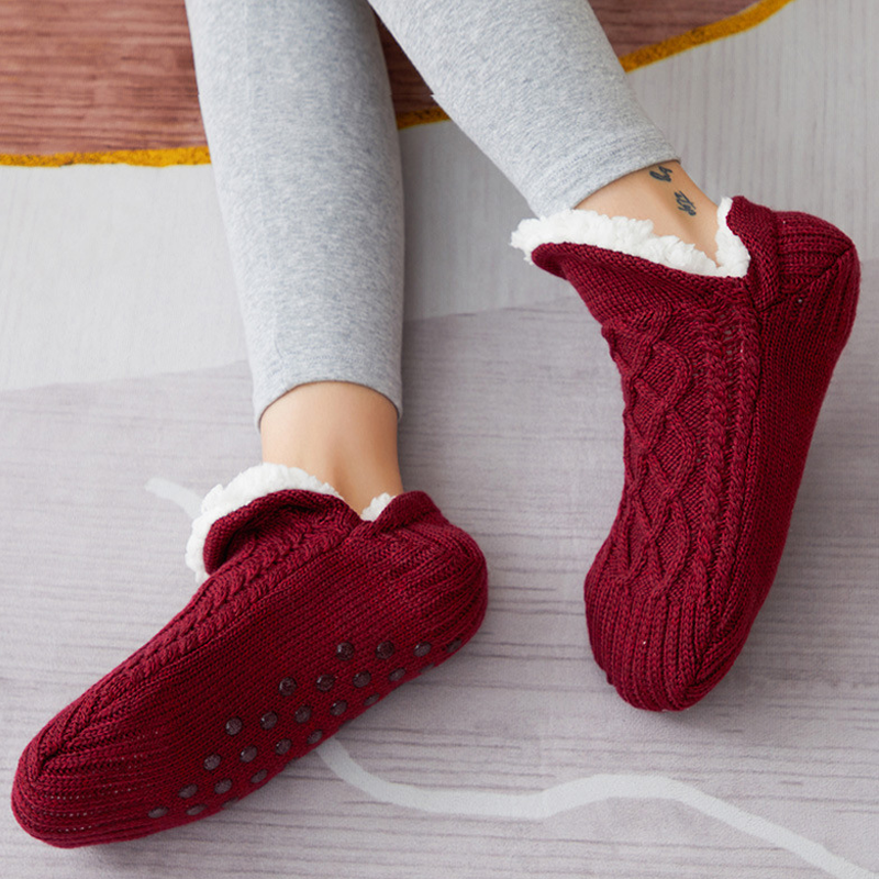 50% DISCOUNT | CozyFeet™ | Luxurious, warming slipper socks that hug your feet