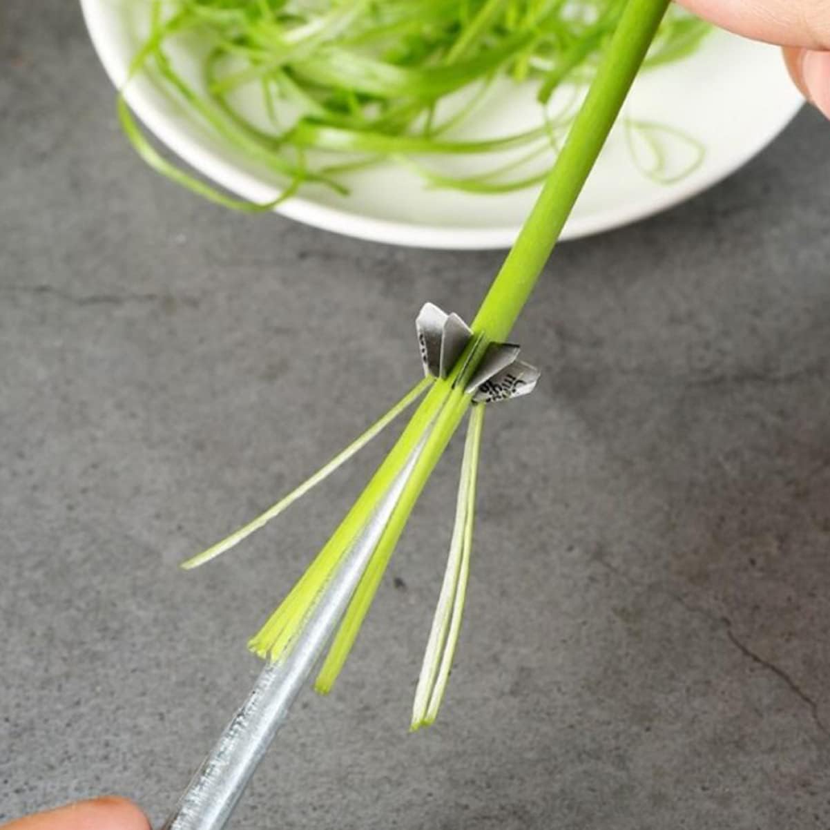 BloomBlade™ | Zinc alloy plum blossom onion slicer