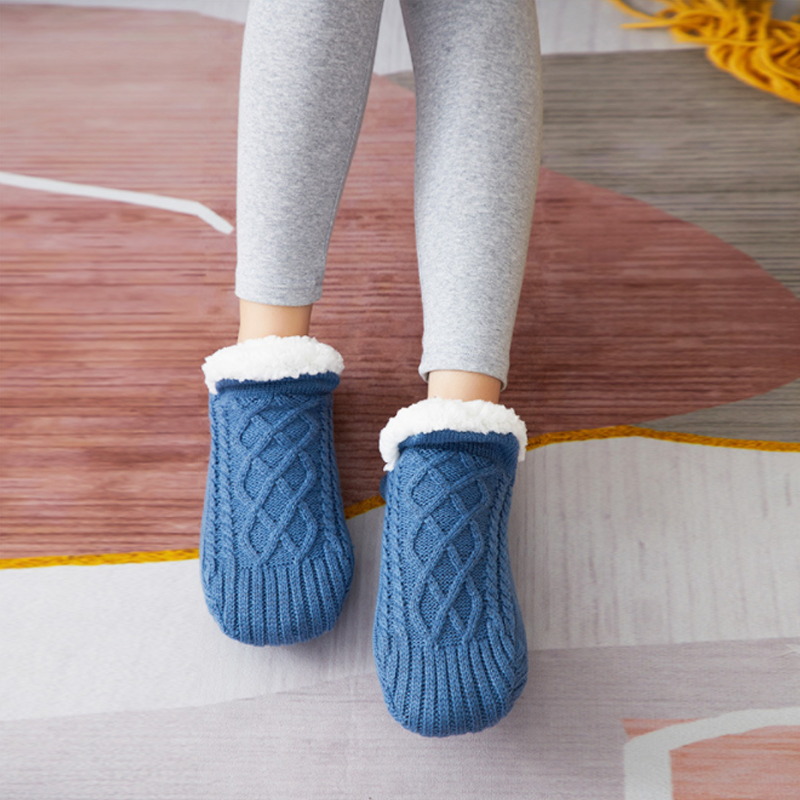 50% DISCOUNT | CozyFeet™ | Luxurious, warming slipper socks that hug your feet