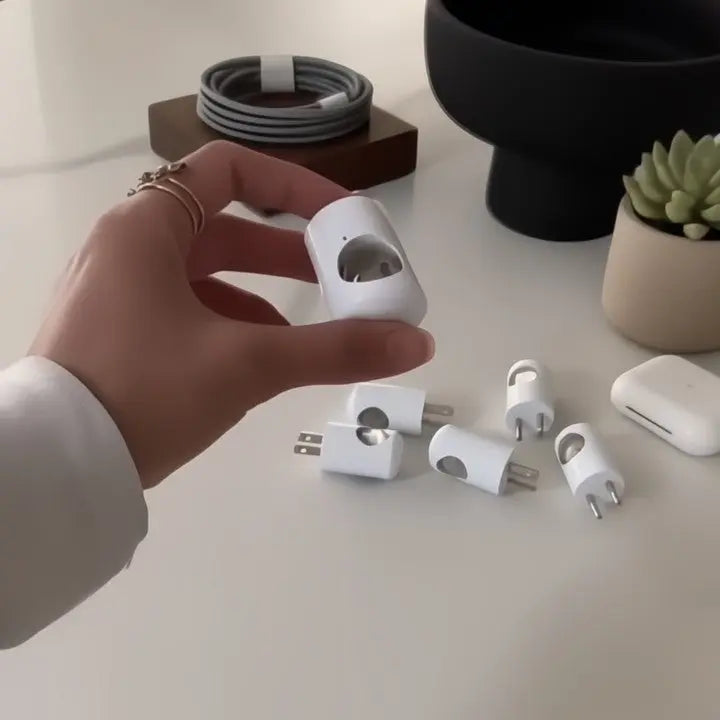 GlowEase™ | Elegant night light: Gentle safety in the hallway. Automatic & simple for your home.