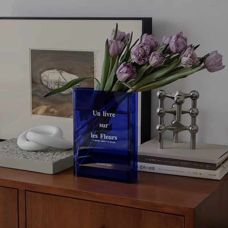 Vessora™ | Book-shaped vase