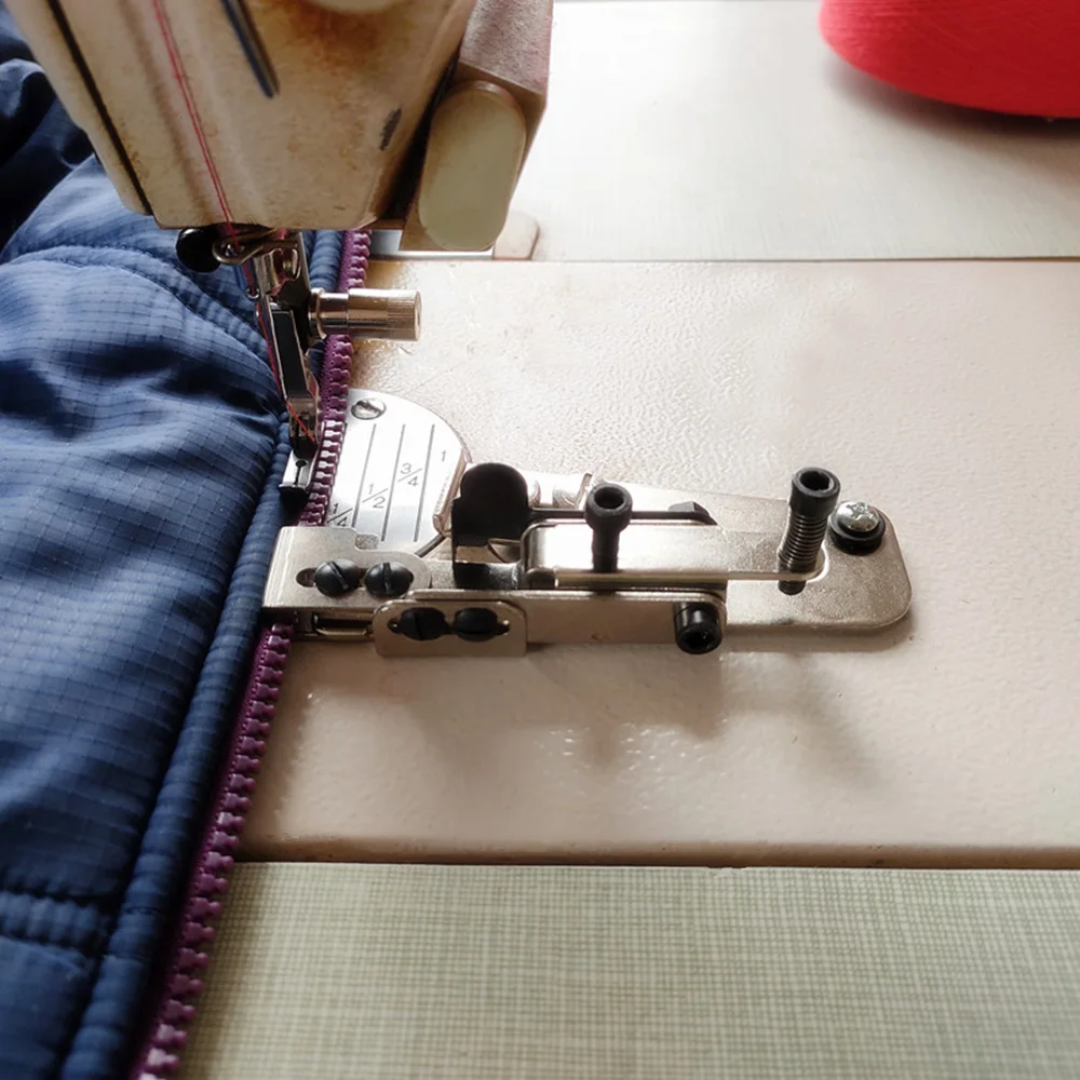 ZipFix™ | Zipper foot for positioning the stitch line
