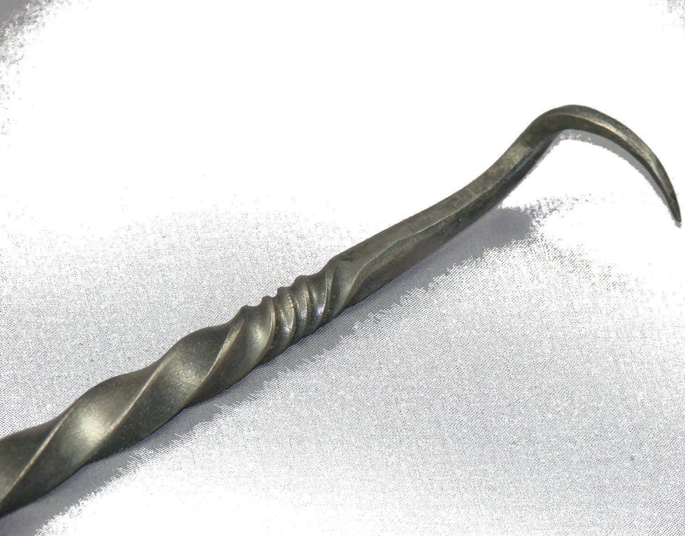 GrillGuard™ | Hand-forged barbecue turner - safe turning on the barbecue